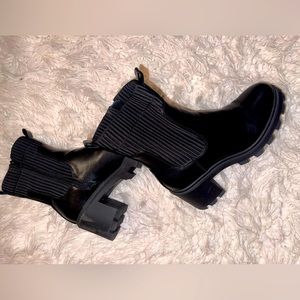 Black Chunky Heel Chelsea Boots